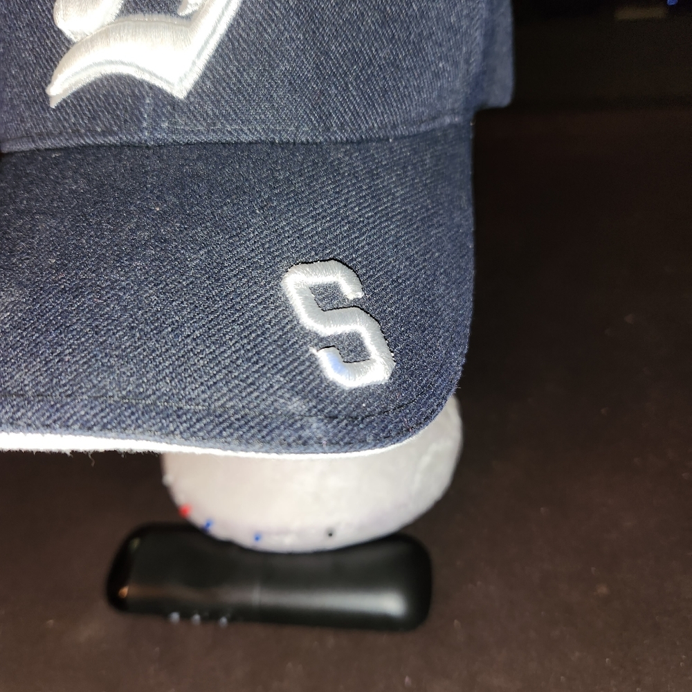 Hat - Picture 3 of 5